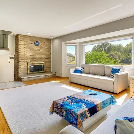 Pet-Friendly Home With Yard 12 Mi To Dtwn Columbus!